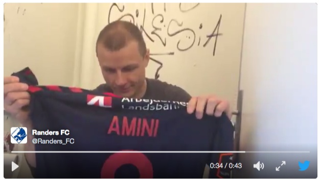 Graugaard med Amini trøje
